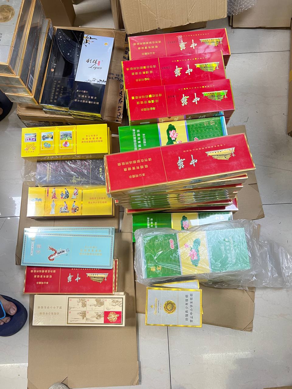 大陆午夜仑里片,メイリン モデルコレクション メ,观看免费无删减完整版高清在线观看